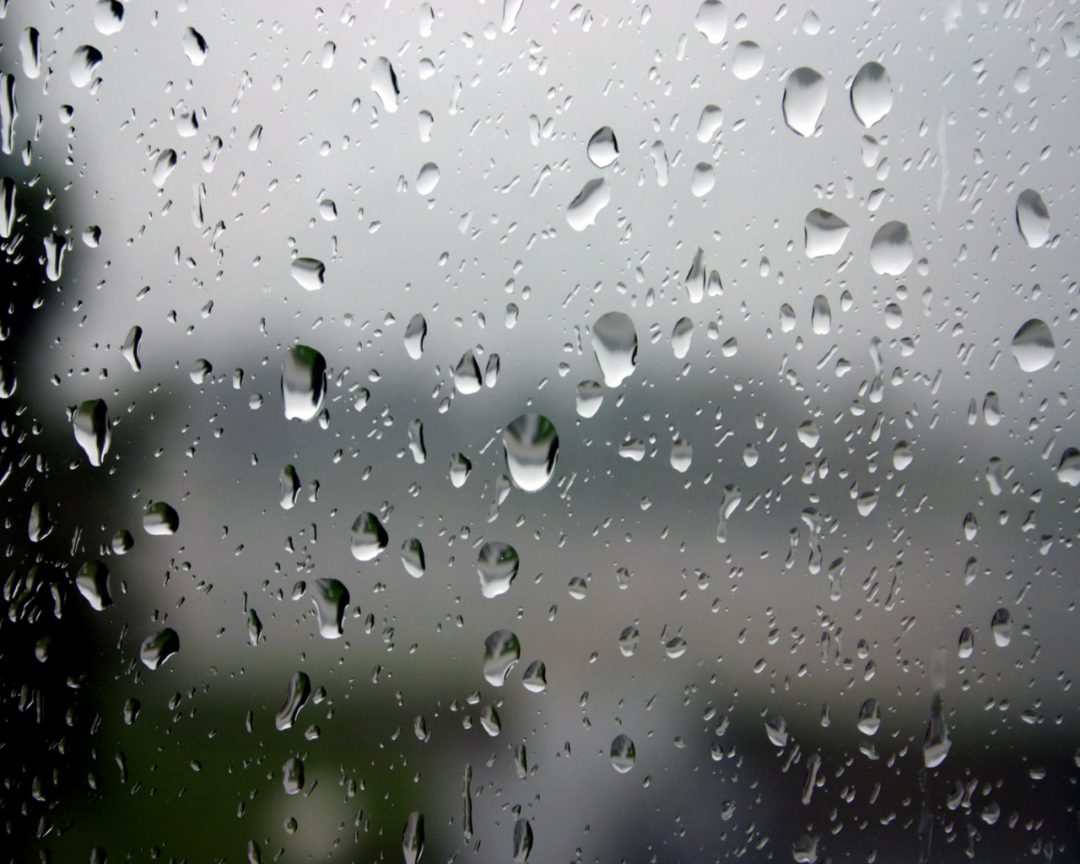 Resultado de imagem para fortes chuvas no vidro